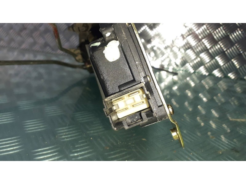 Recambio de cerradura puerta delantera izquierda para hyundai accent (lc) gl 4p referencia OEM IAM 9574825000  