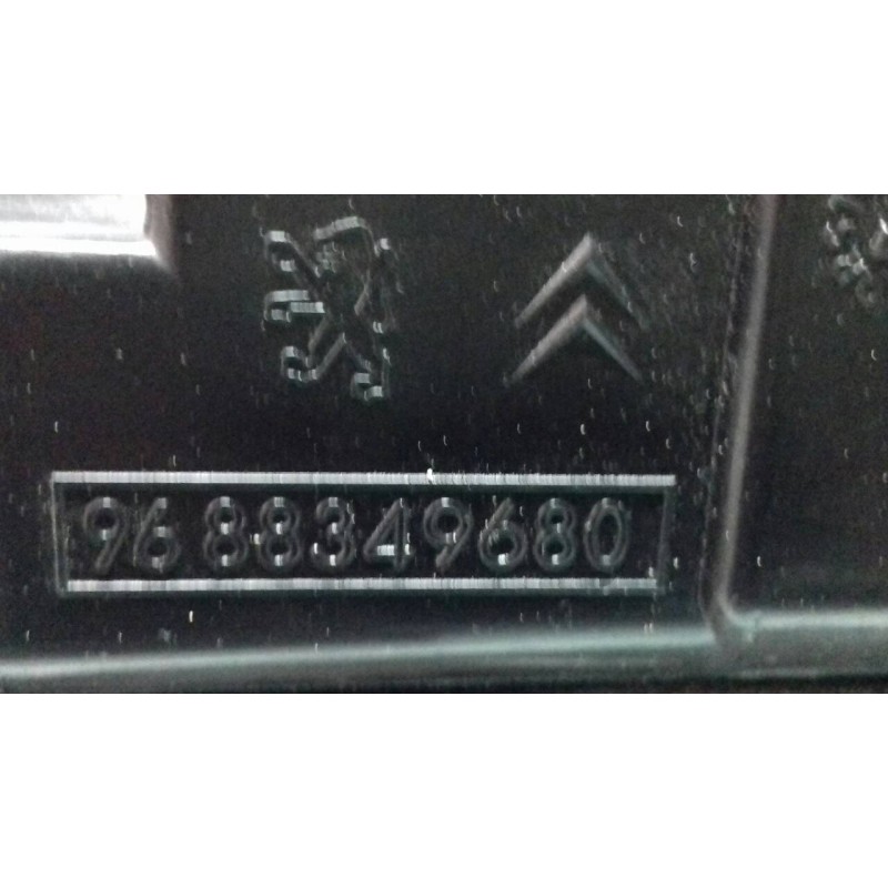 Recambio de luz central de freno para citroen c4 picasso exclusive referencia OEM IAM 9688349680  CONEXION 2 PINES