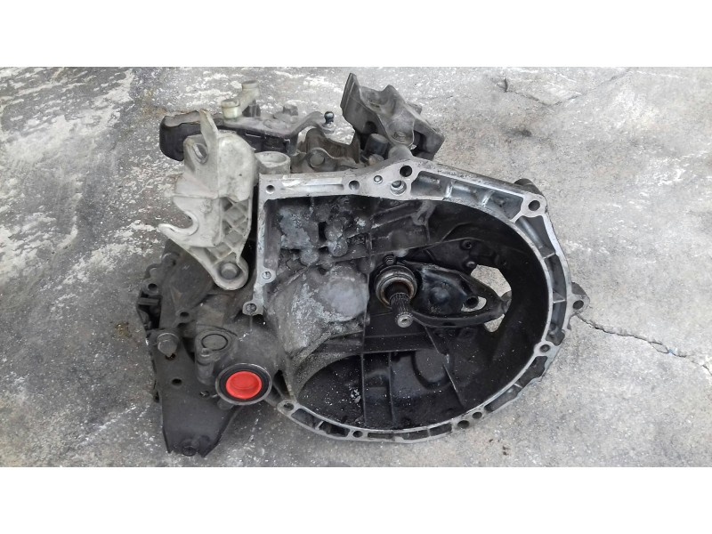 Recambio de caja cambios para peugeot 207 sw confort referencia OEM IAM 20CQ74  5 VELOCIDADES
