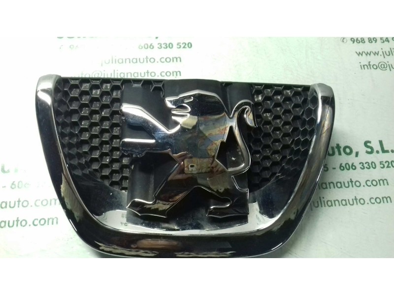 Recambio de rejilla delantera para peugeot 207 premium referencia OEM IAM 96864156  