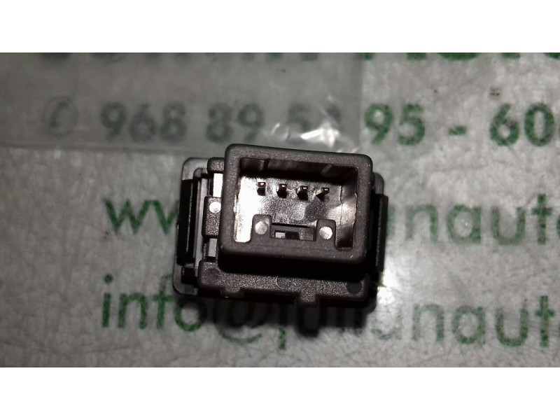 Recambio de mando luces para toyota auris hybrid active referencia OEM IAM 8415202040  4 PINES