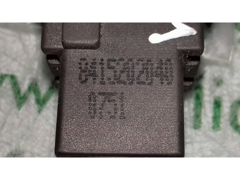 Recambio de mando luces para toyota auris hybrid active referencia OEM IAM 8415202040  4 PINES