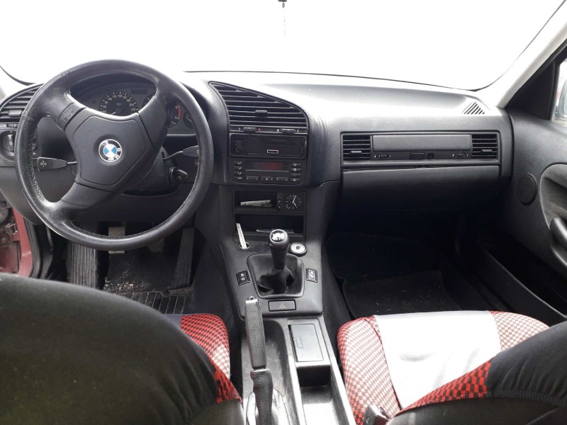 bmw serie 3 berlina (e36) del año 1996