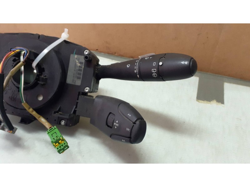 Recambio de mando luces para peugeot 207 sport referencia OEM IAM 96630724XT VALEO COM2005