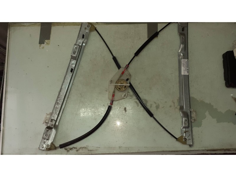 Recambio de elevalunas delantero derecho para citroen c4 picasso exclusive referencia OEM IAM 9682493680  ELECTRICO