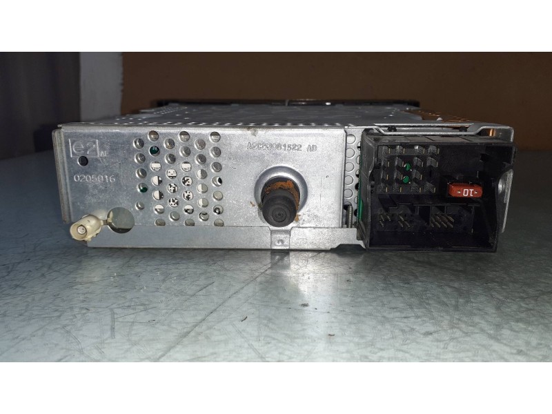Recambio de sistema audio / radio cd para peugeot 207 sport referencia OEM IAM 96639793XT  SIEMENS