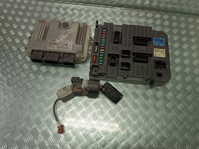 Recambio de centralita motor uce para peugeot 207 sport referencia OEM IAM 0281012465 9653958980 KIT - BOSCH
