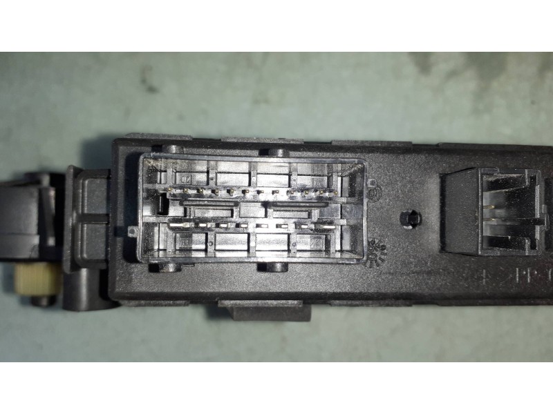 Recambio de motor elevalunas delantero derecho para citroen c4 picasso exclusive referencia OEM IAM 9682495580  