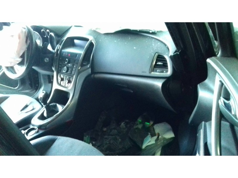 opel astra j lim. del año 2010