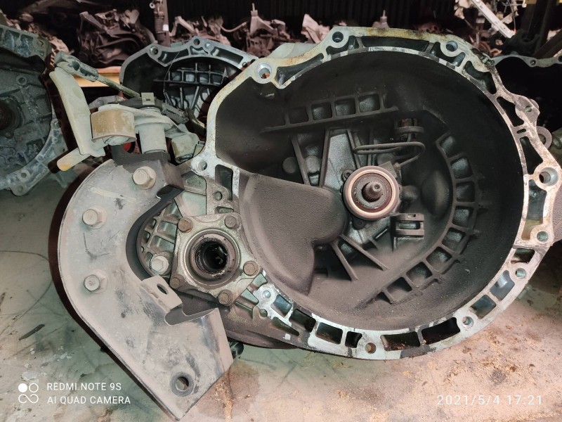 Recambio de caja cambios para daewoo nubira berlina se referencia OEM IAM CR043692  