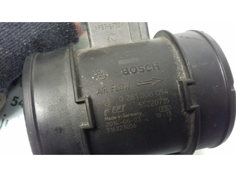 Recambio de caudalimetro para peugeot bipper básico referencia OEM IAM 0281006054 55220715 BOSCH