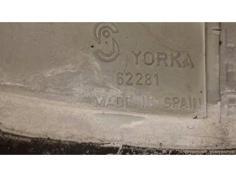 Recambio de piloto trasero derecho para opel zafira a comfort referencia OEM IAM 62281  YORKA