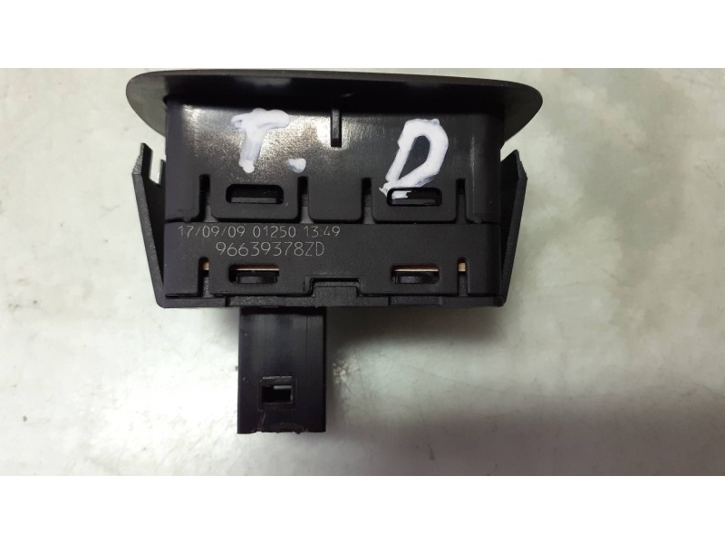 Recambio de mando elevalunas trasero derecho para citroen c4 picasso exclusive referencia OEM IAM 96639378ZD  4 PINES
