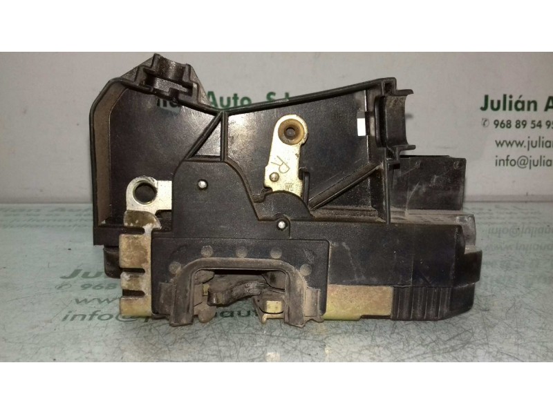Recambio de cerradura puerta delantera derecha para opel zafira a comfort referencia OEM IAM 90561154  3 PINES