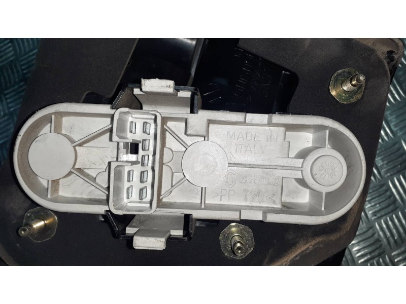 Recambio de piloto trasero izquierdo para volvo v40 familiar 1.9 d+ (85kw) referencia OEM IAM 285901  