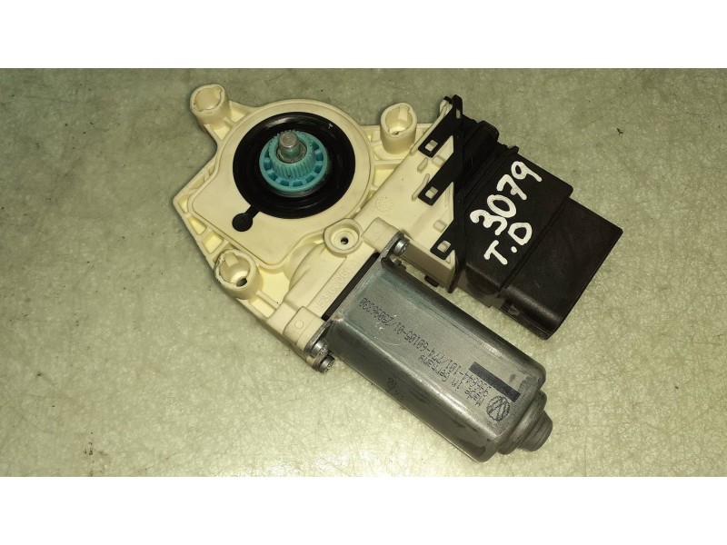 Recambio de motor elevalunas trasero derecho para volkswagen touran (1t1) advance referencia OEM IAM 961770335 1K0959704J SIEMEN