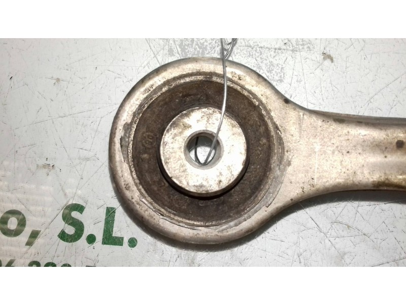 Recambio de brazo suspension superior delantero izquierdo para audi a6 berlina (4f2) 2.7 tdi referencia OEM IAM   