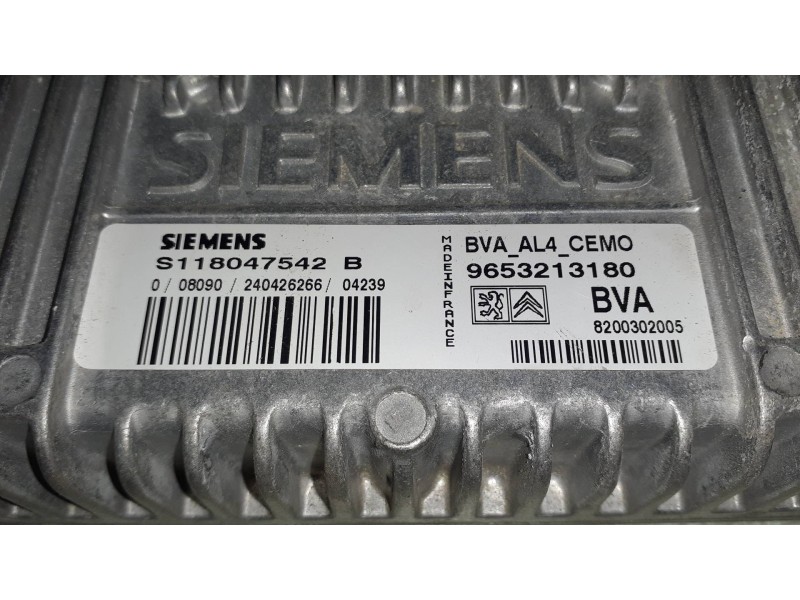 Recambio de centralita motor uce para peugeot 206 berlina xt referencia OEM IAM 9653213180 S118047542B SIEMENS