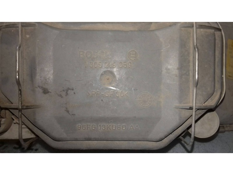 Recambio de faro izquierdo para ford fiesta berlina básico referencia OEM IAM 1305219059 96FG13K060AA 