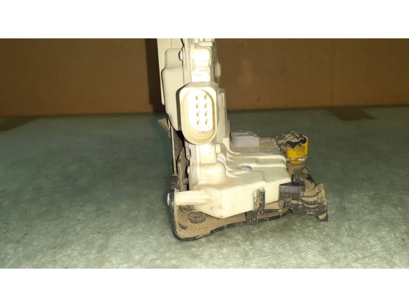 Recambio de cerradura puerta trasera izquierda para seat leon (1p1) emocion referencia OEM IAM 1P0839015  