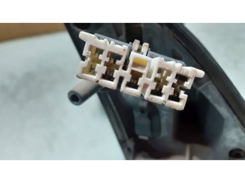 Recambio de retrovisor izquierdo para citroen xsara picasso 2.0 hdi referencia OEM IAM E11015690  ELECTRICO