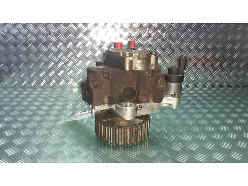 Recambio de bomba inyeccion para citroen c4 grand picasso exclusive referencia OEM IAM 8200108225  0445010075