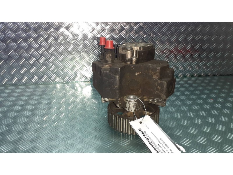 Recambio de bomba inyeccion para citroen c4 grand picasso exclusive referencia OEM IAM 8200108225  0445010075