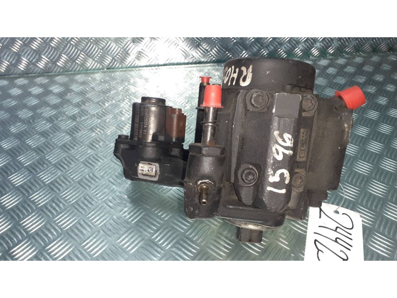Recambio de bomba inyeccion para citroen c5 berlina millenium referencia OEM IAM  9307Z532A 965689