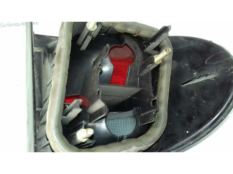 Recambio de piloto trasero derecho para renault megane i classic (la0) 1.6 referencia OEM IAM 7200838531 37380999 CARELLO