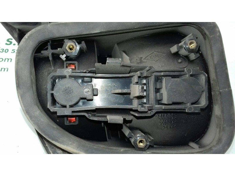 Recambio de piloto trasero derecho para renault laguna (b56) 1.6 referencia OEM IAM 7700820051 2225 EXT