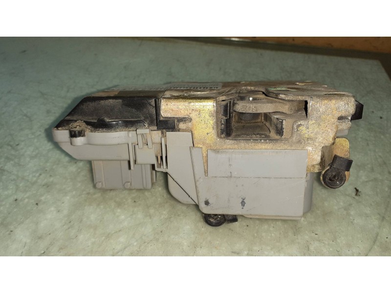 Recambio de cerradura puerta delantera derecha para opel zafira a blue line referencia OEM IAM   