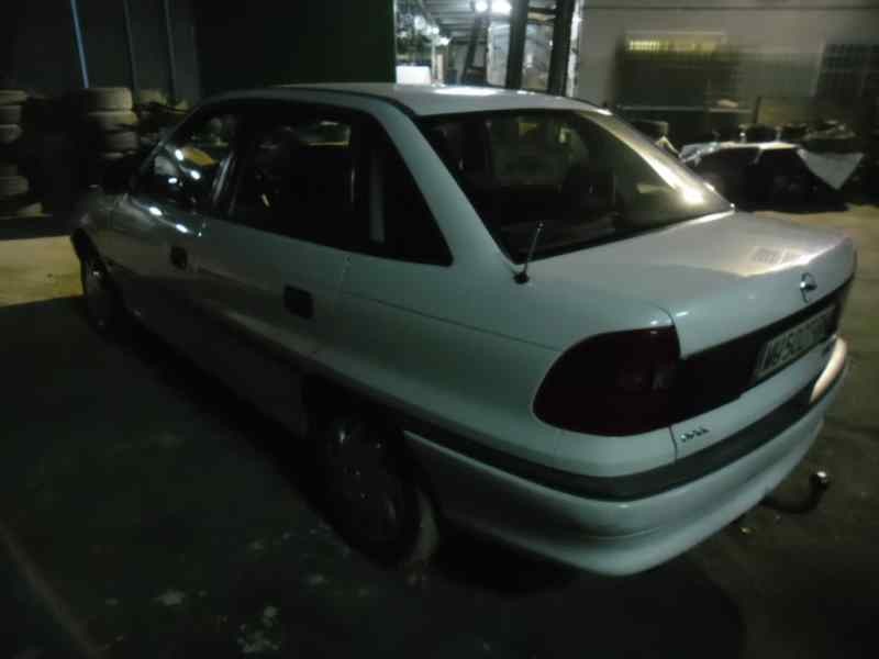 opel astra f berlina del año 1997