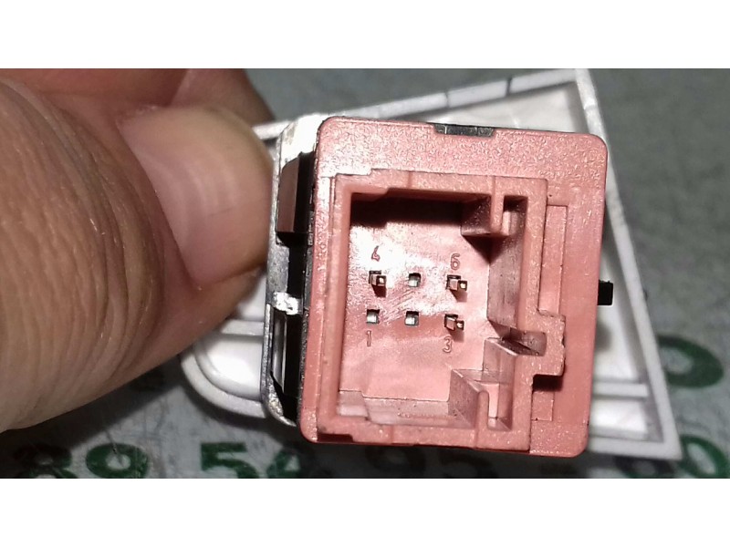 Recambio de warning para citroen c-elysée exclusive referencia OEM IAM 9676587677 2 + 1 PINES 