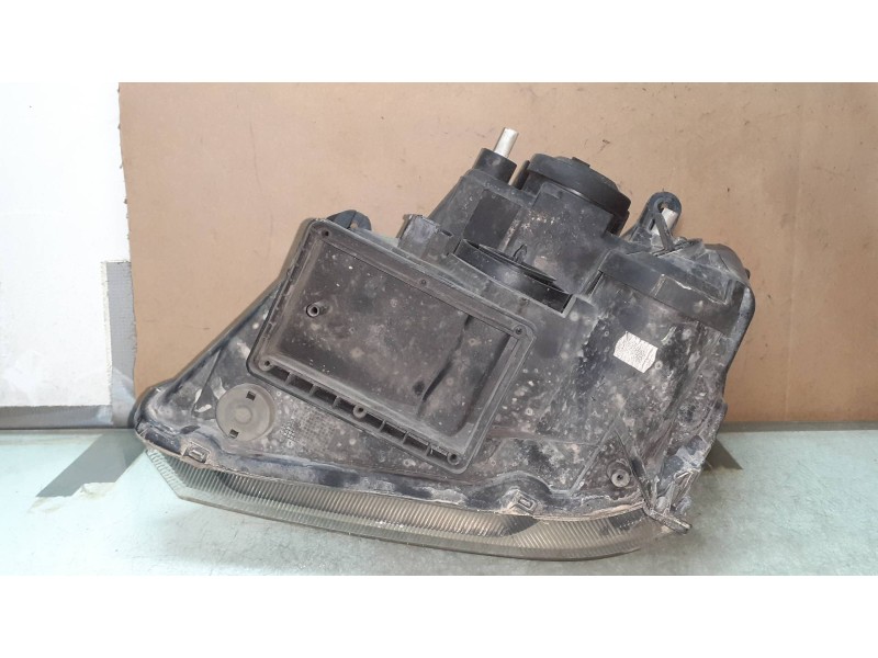 Recambio de faro derecho para opel meriva 1.7 16v cdti cat referencia OEM IAM 93321053 89308560 VALEO