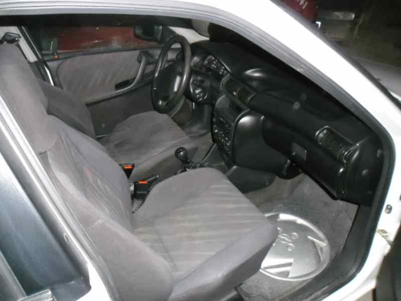 opel astra f berlina del año 1997