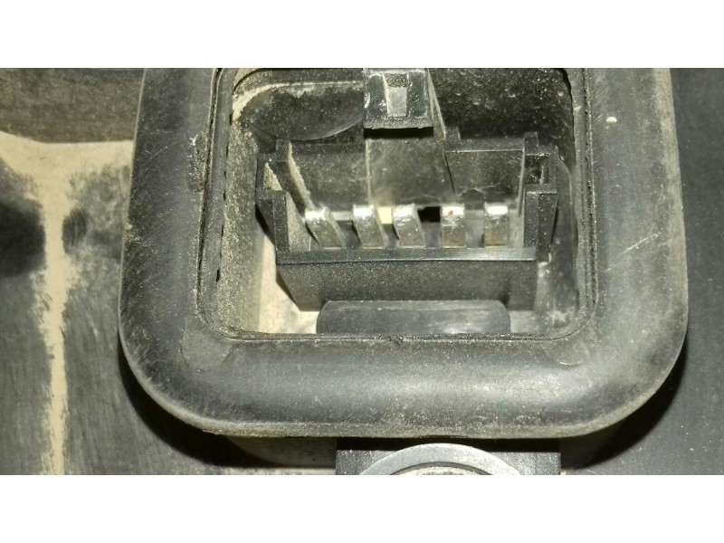 Recambio de piloto trasero derecho para renault twingo (co6) 1.3 (c063/64) referencia OEM IAM 7700820014 54595772 36960748