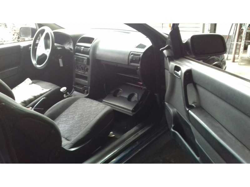 opel astra g berlina del año 2002