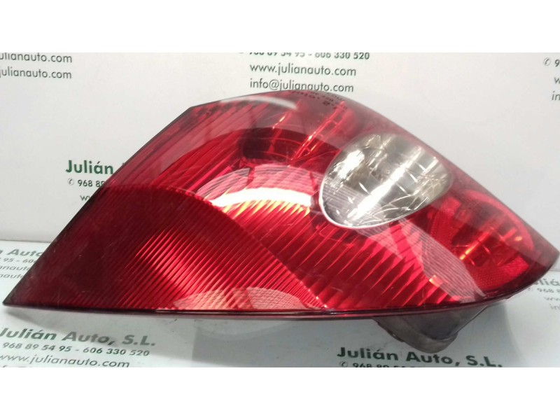 Recambio de piloto trasero izquierdo para renault laguna ii grandtour (kg0) dynamique referencia OEM IAM 8200002471 VALEO EXT-AL