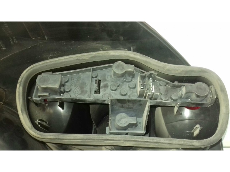 Recambio de piloto trasero izquierdo para renault laguna ii grandtour (kg0) dynamique referencia OEM IAM 8200002471 VALEO EXT-AL