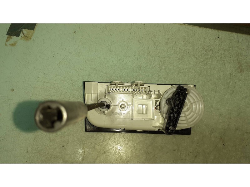 Recambio de mando calefaccion / aire acondicionado para opel meriva 1.7 16v cdti cat referencia OEM IAM 93329465 13130493 