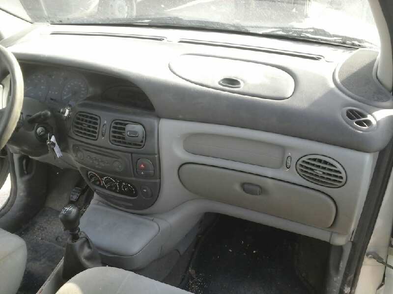 renault scenic (ja..) del año 2003