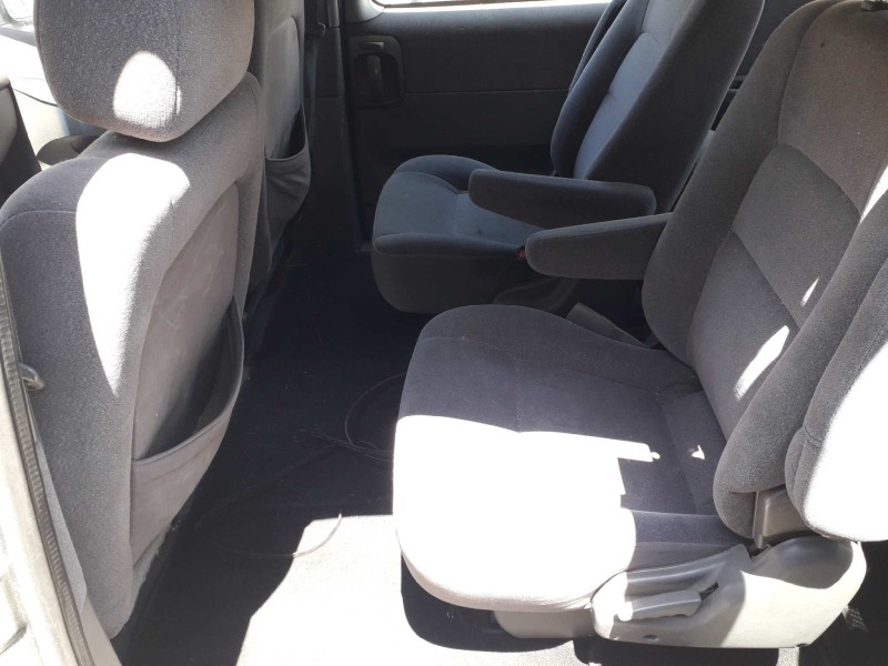 kia carnival ii del año 2003