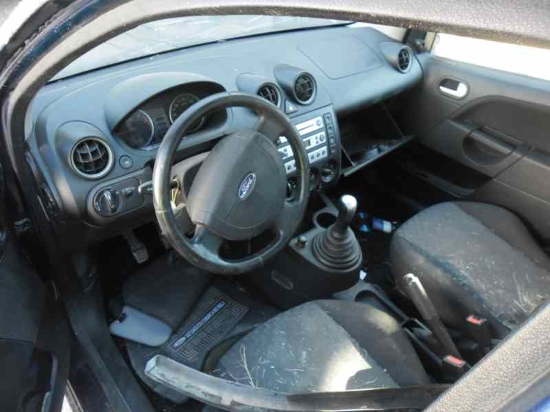 ford fiesta (cbk) del año 2004