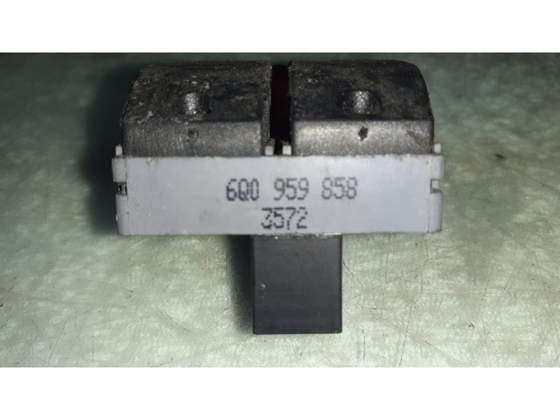 Recambio de mando elevalunas delantero izquierdo para seat ibiza (6l1) fresh referencia OEM IAM 6Q0959858  CONECTOR 4 PINES