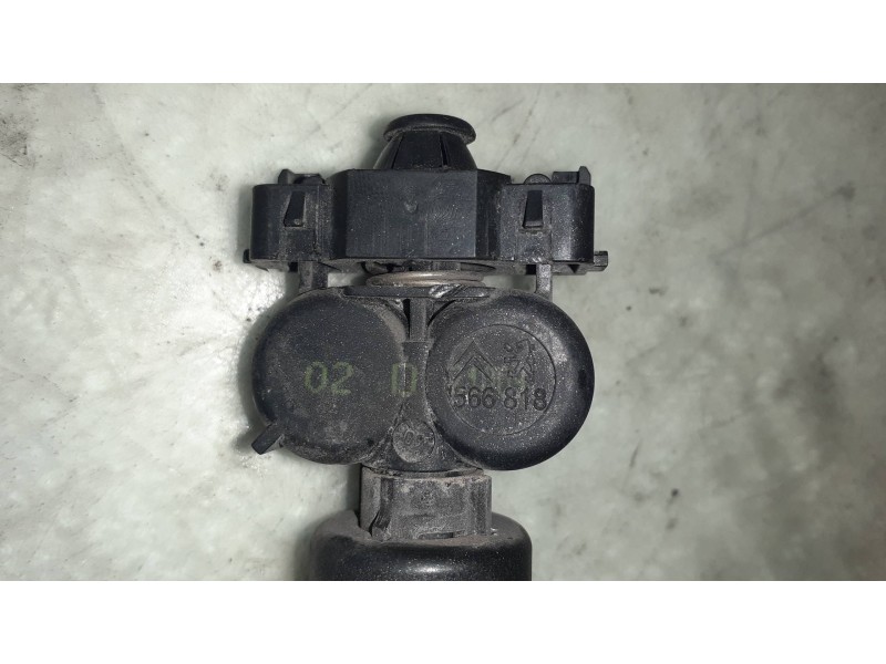 Recambio de limpia faros xenon para citroen c4 picasso exclusive referencia OEM IAM 305601  