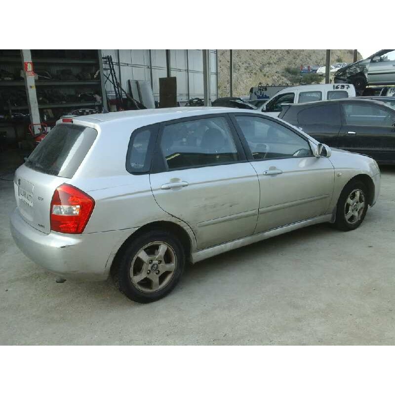 kia cerato del año 2004