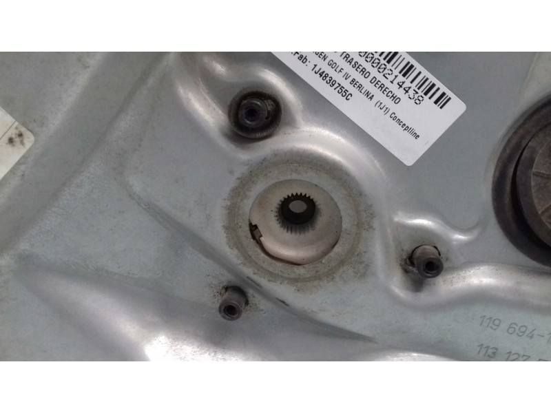 Recambio de elevalunas trasero derecho para volkswagen golf iv berlina (1j1) conceptline referencia OEM IAM 1J4839755C 119694104