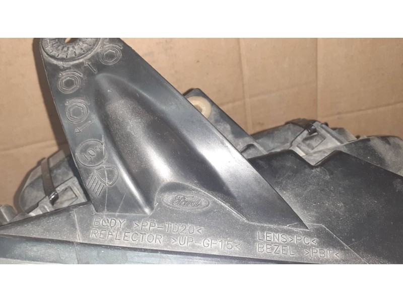 Recambio de faro derecho para ford focus berlina (cap) ambiente (d) referencia OEM IAM 4M5113W029AD  