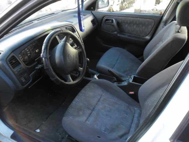 nissan primera berlina (p11) del año 1997