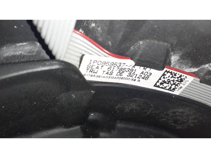Recambio de volante para seat leon (1p1) comfort limited referencia OEM IAM 5P0419091L 61785391 PIEL